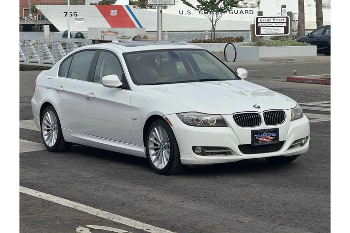 $12988 : 2011 3 Series 335d image 4