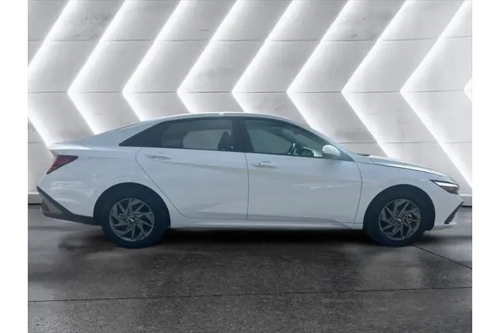 $21995 : Hyundai ELANTRA Hybrid 2024 image 5