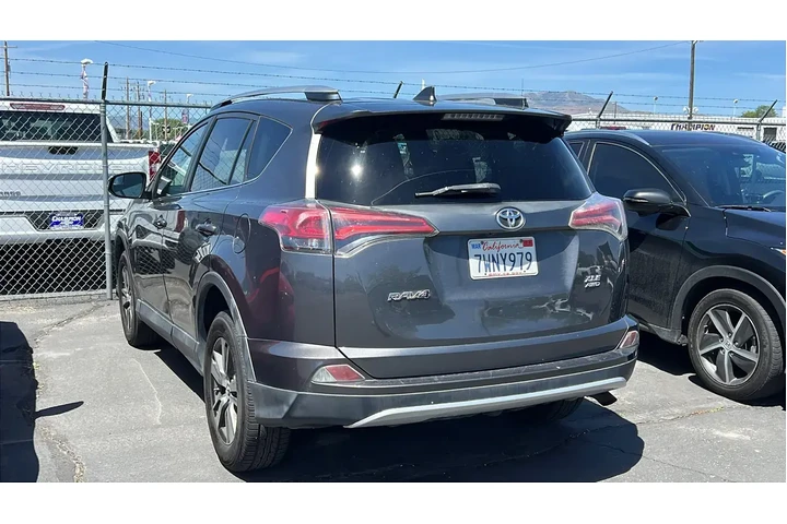 $17984 : Toyota RAV4 2016 AWD XLE 4dr image 3