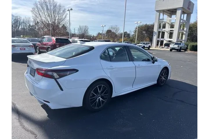 $23195 : Toyota Camry 2022 SE 4dr Sed image 2