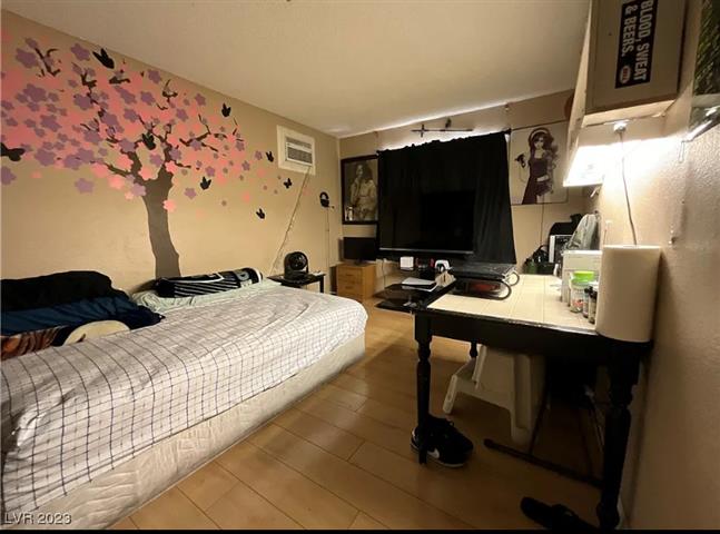 $700 : RENTING ROOMS IN  A HOUSE image 7