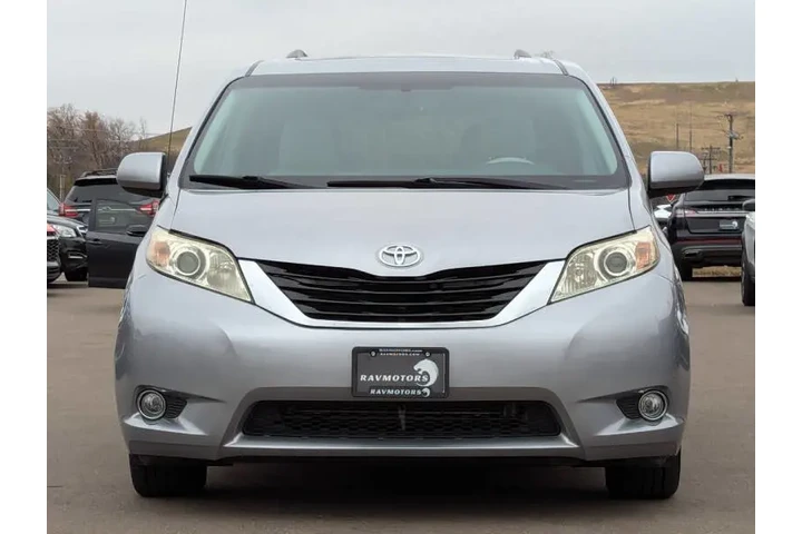 $15974 : 2014 Sienna XLE 7-Passenger A image 4