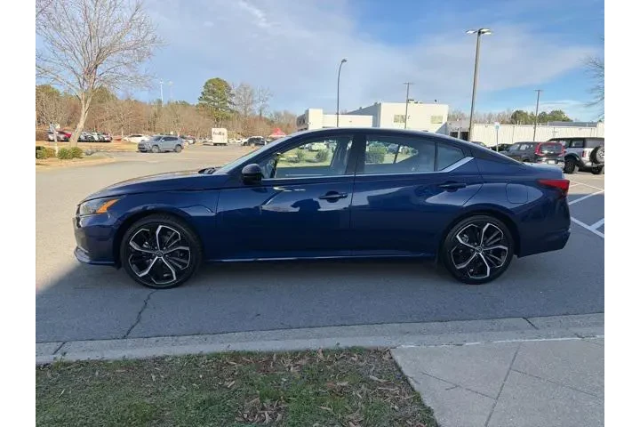 $21646 : Nissan Altima 2024 2.5 SR 4d image 4