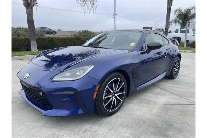 $28567 : Toyota GR86 2022 2dr Coupe 6 image 4