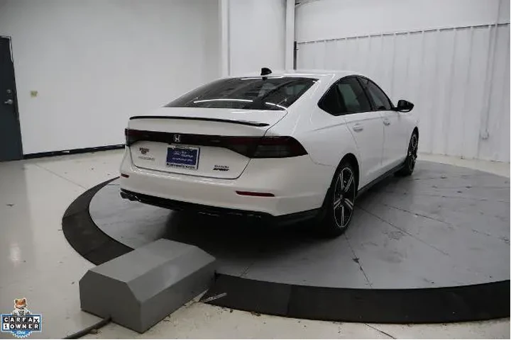 $28995 : Honda Accord Hybrid 2024 Spo image 4