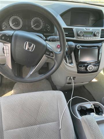 $9000 : 2014 Honda Odyssey EX image 3