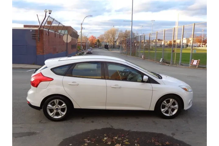 $5450 : 2014 Focus SE image 8