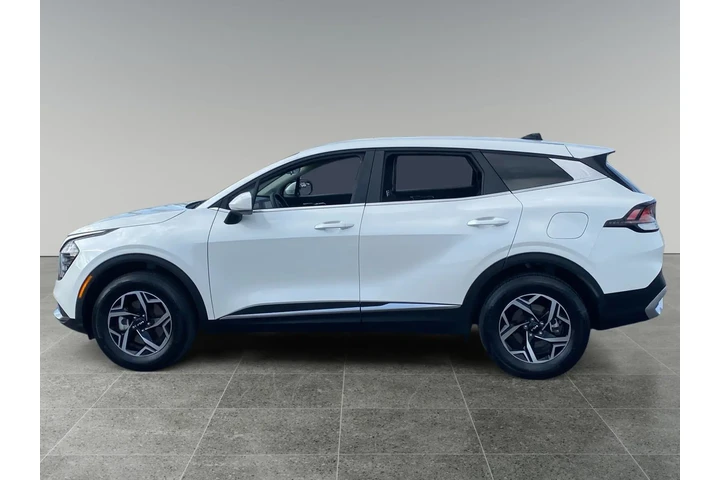 $25050 : Kia Sportage 2024 AWD LX 4dr image 2