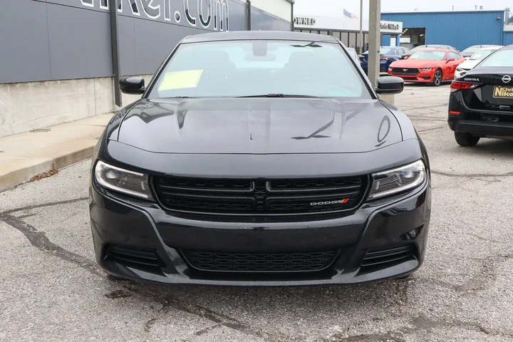 $18688 : 2023 Charger SXT image 2