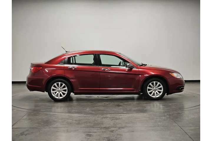 $7462 : Chrysler 200 2013 Limited 4d image 8