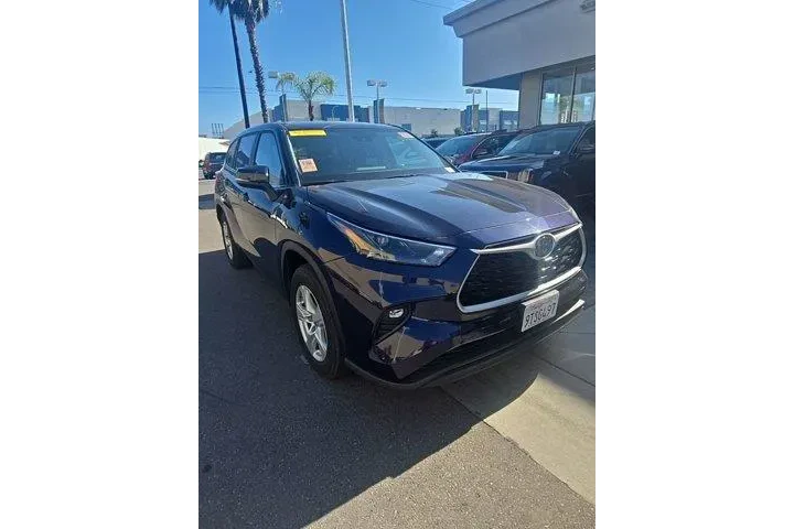 $37000 : Toyota Highlander 2025 LE 4d image 2