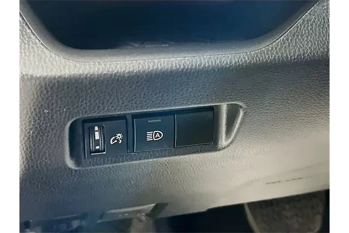 $28400 : Toyota RAV4 2024 AWD XLE 4dr image 10