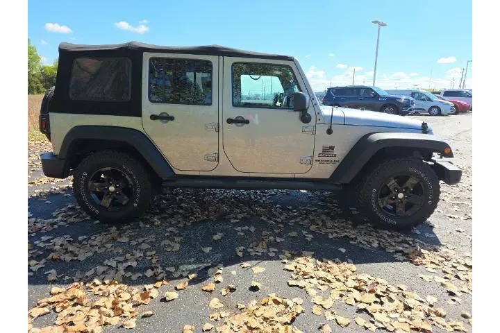 $15918 : Jeep Wrangler Unlimited 2016 image 4