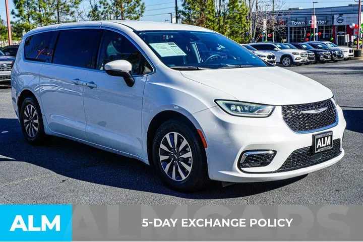 $22420 : Chrysler Pacifica Plug-In Hy image 3