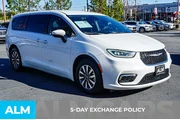 $22420 : Chrysler Pacifica Plug-In Hy thumbnail