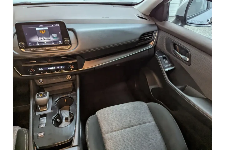 $21997 : Nissan Rogue 2023 SV 4dr Cro image 8