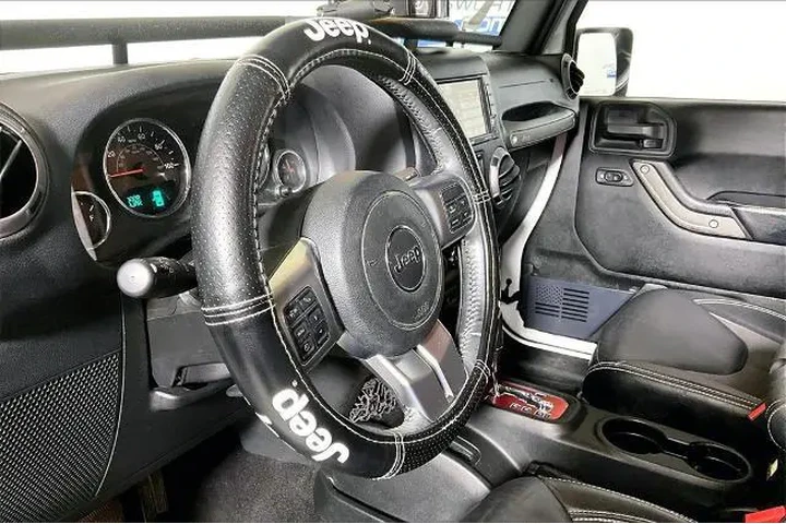 $20502 : Jeep Wrangler Unlimited 2017 image 10