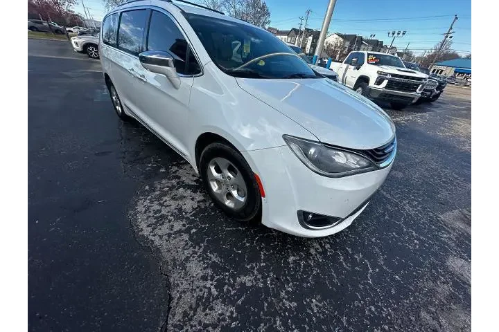 $13400 : Chrysler Pacifica Hybrid 201 image 1