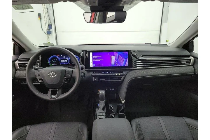 $32998 : Toyota Camry 2025 XLE 4dr Se image 9