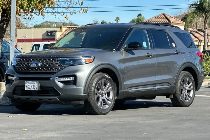 $28981 : Ford Explorer 2023 XLT 4dr S image 8