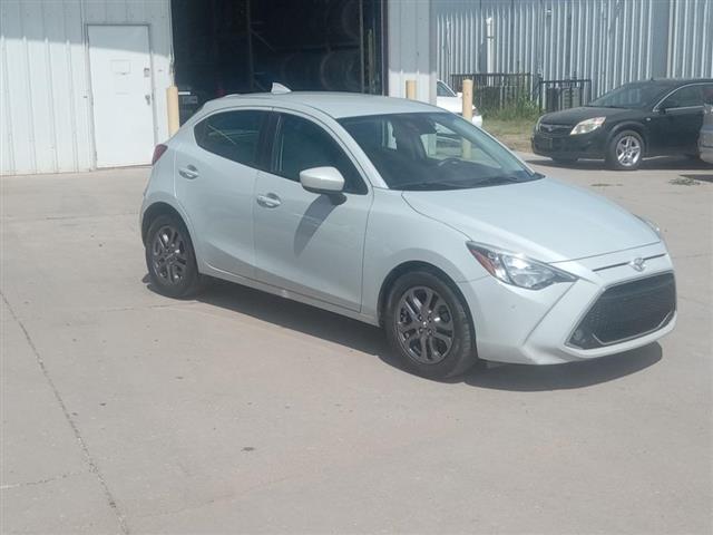 $17998 : 2020 Yaris image 3