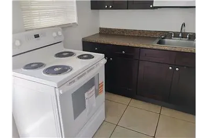 $1975 : Rental property with 2 bedro image 4