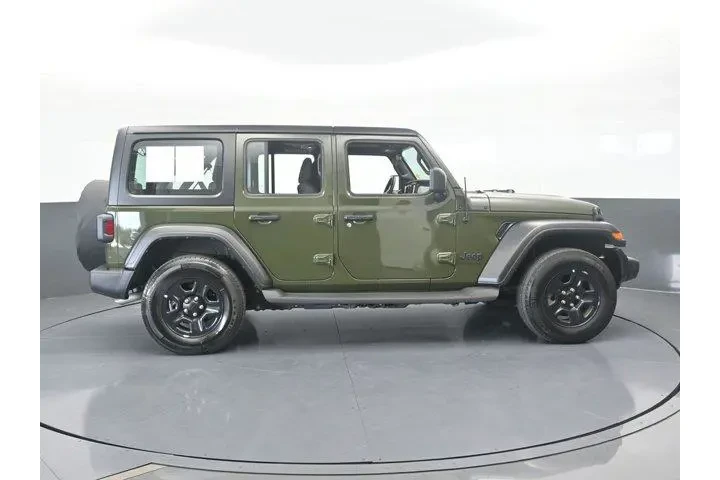 $26990 : Jeep Wrangler Unlimited 2022 image 7