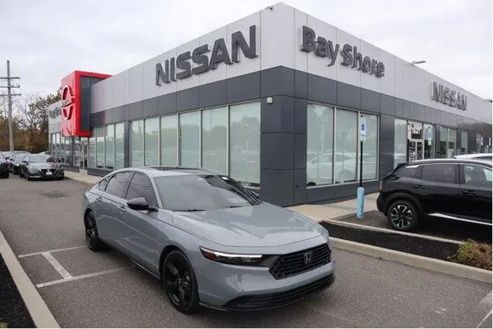 $24670 : Honda Accord Hybrid 2024 Spo image 1