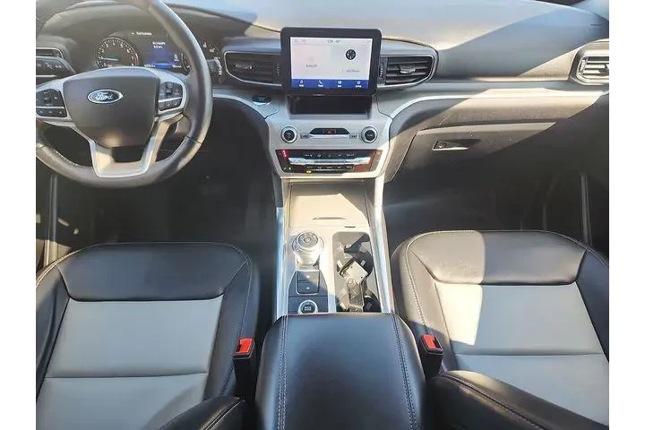 $29990 : Ford Explorer 2022 AWD XLT 4 image 8