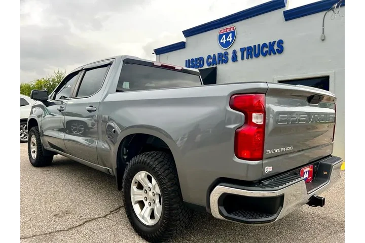 $29995 : 2020 Silverado 1500 LT Crew C image 6