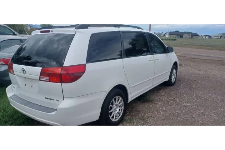 $3995 : 2005 Sienna LE 7 Passenger image 3