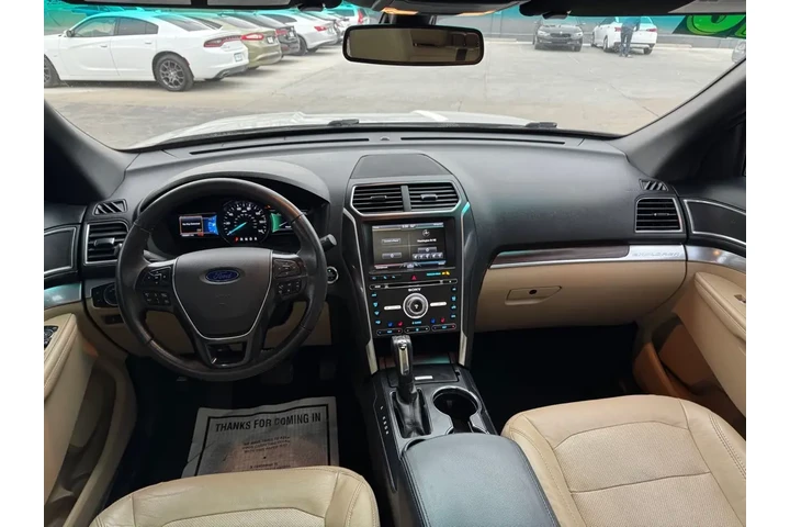2016 Explorer Limited FWD image 9