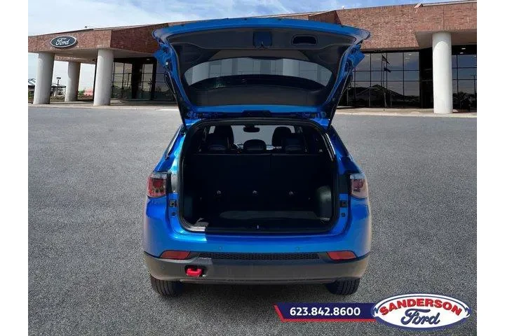 $19888 : Jeep Compass 2023 4x4 Trailh image 5