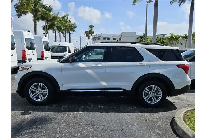 $30990 : Ford Explorer 2023 XLT 4dr S image 3