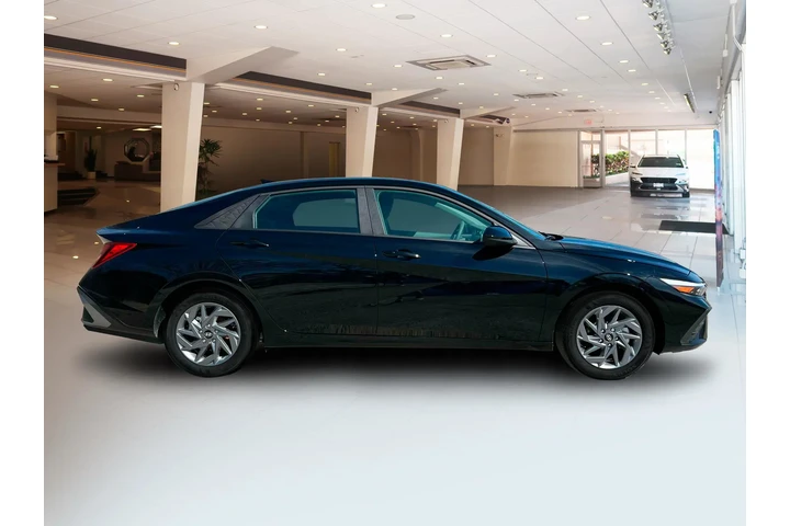 $24995 : Hyundai ELANTRA 2024 SEL 4dr image 9