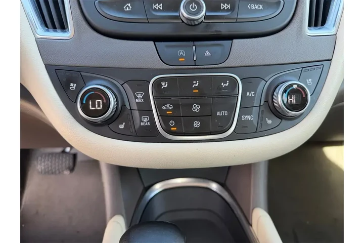 $22000 : Chevrolet Malibu 2024 LT 4dr image 8