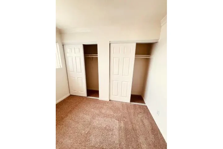 $1000 : Cuarto limpio en Whittier image 1