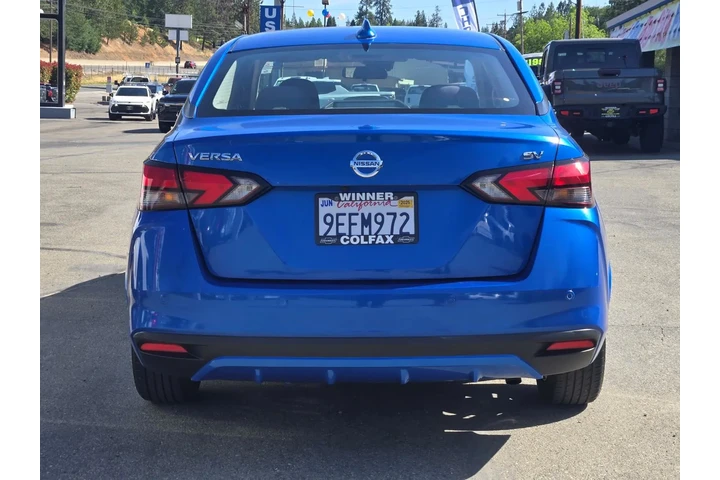 $10293 : Nissan Versa 2021 SV 4dr Sed image 5