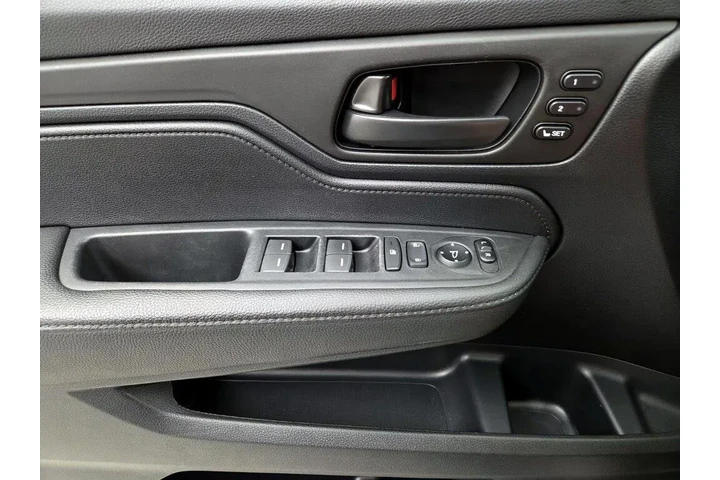 $39998 : Honda Odyssey 2024 Sport 4dr image 4