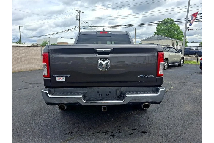 $28110 : 2019 RAM 1500 Big Horn Crew C image 5