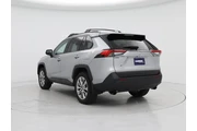 $29998 : Toyota RAV4 2022 AWD XLE Pre thumbnail