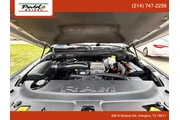 $31900 : 2020 RAM 1500 CREW CAB BIG HO thumbnail