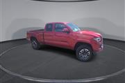 $32000 : PRE-OWNED 2022 TOYOTA TACOMA thumbnail