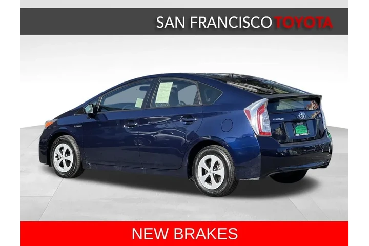 $11788 : 2014 Prius Two image 3