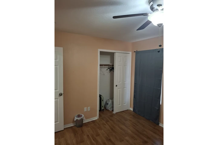 $600 : Se renta cuarto !!. image 2