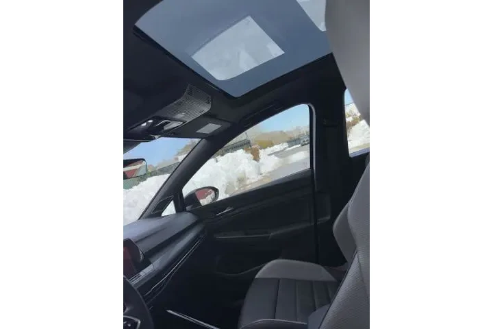 $29700 : Volkswagen Golf GTI 2024 SE image 7