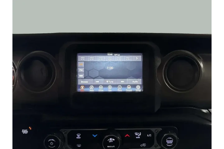 $30995 : Jeep Wrangler Unlimited 2022 image 6