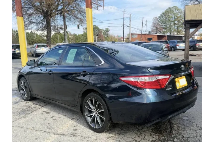 2017 Camry SE image 4