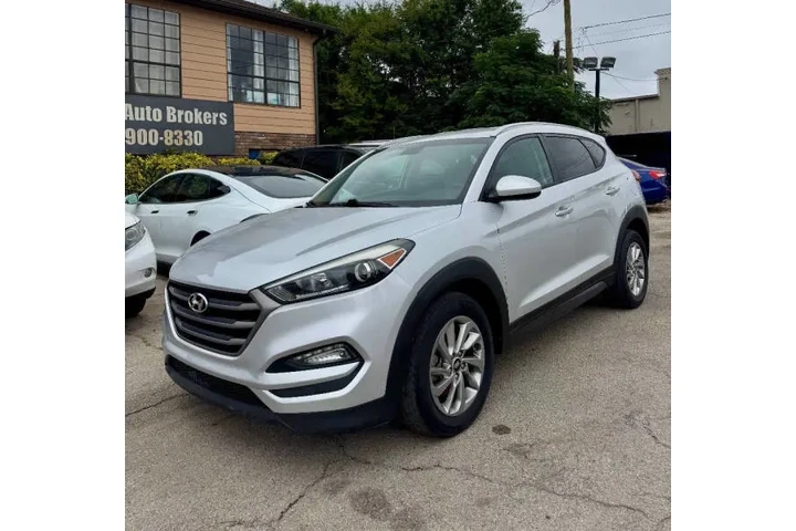 $6500 : 2016 Tucson SE image 6