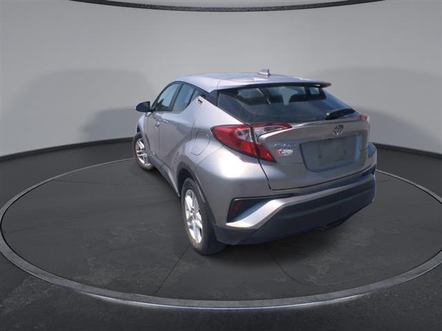 $20900 : PRE-OWNED 2020 TOYOTA C-HR LE image 7